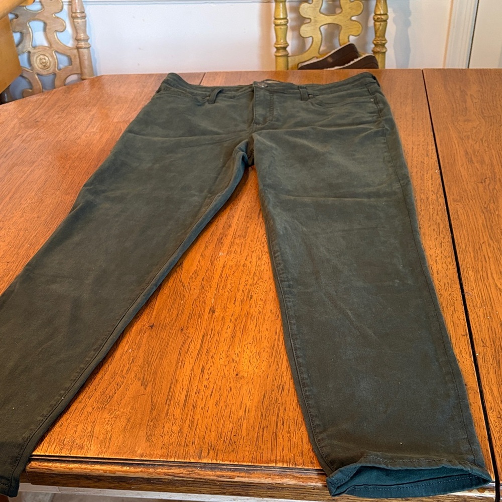 Kut from the Kloth Olive Straight Leg Jeans